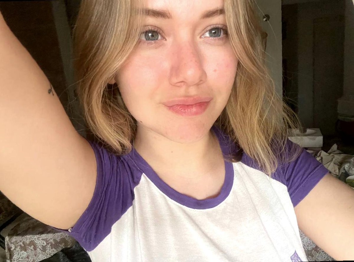 Bottomqo_R's tweet image. why is it so hard to adult when pizza exists as an option