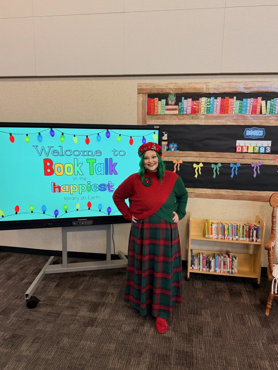 happygolibrary's tweet image. Happy December 1st, y’all! Today, PK helped make snowman magic, K-1 read about the sweetest reindeer, and 2-3 prepped for our author visit in Jan! Tomorrow, our 4-5 graders are going to learn about the northern lights and folktales! #thehappiestlibraryonearth @CyFairLibraries