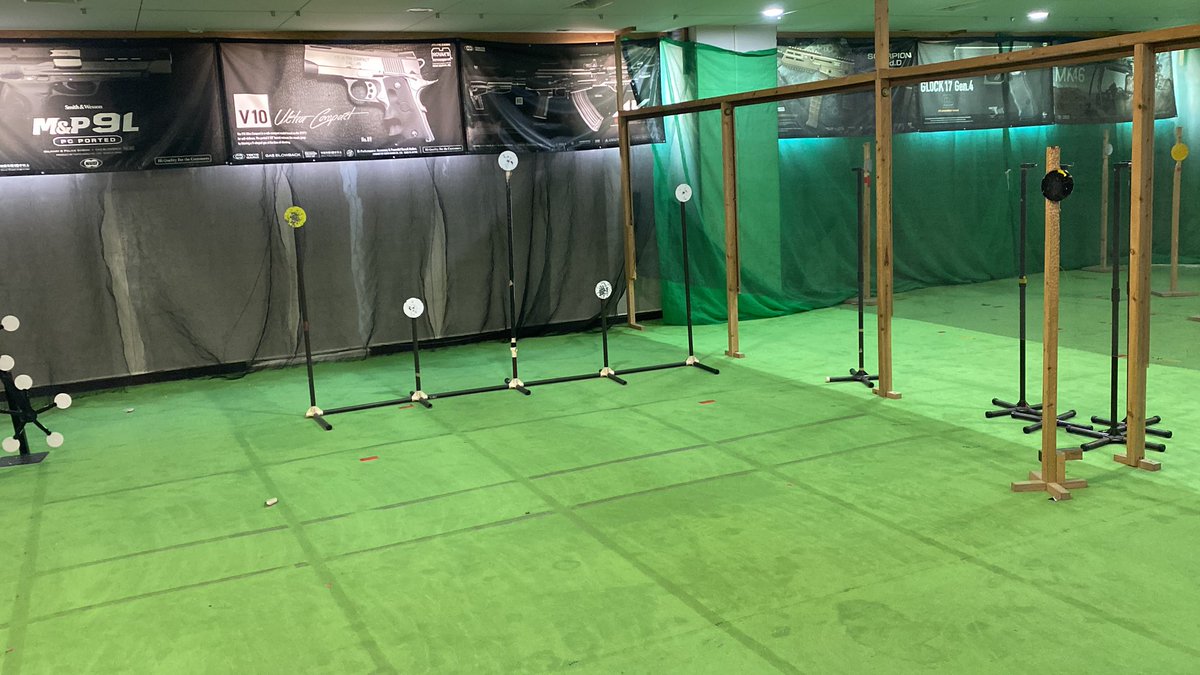 本日も営業開始してます♪

本日は昼の部のエントリーはございませんが、飛び込み参加やショップ、シューティングレンジのご利用もできますので、ご来店お待ちしております(^^)