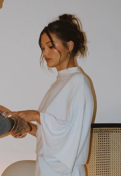 basicolivian's tweet image. An actual angel btw