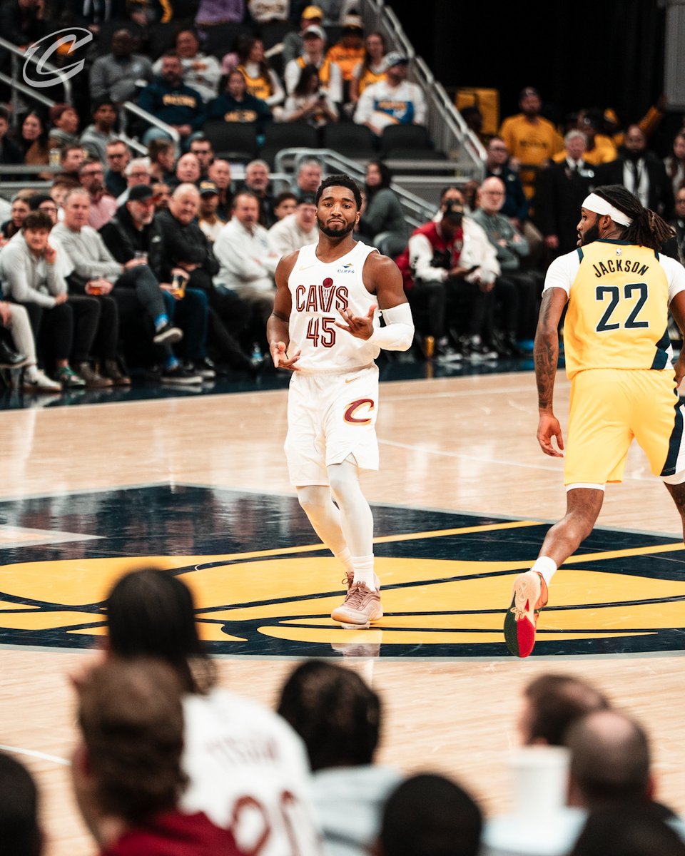 Officially another 40-ball night for @spidadmitchell. #LetEmKnow 