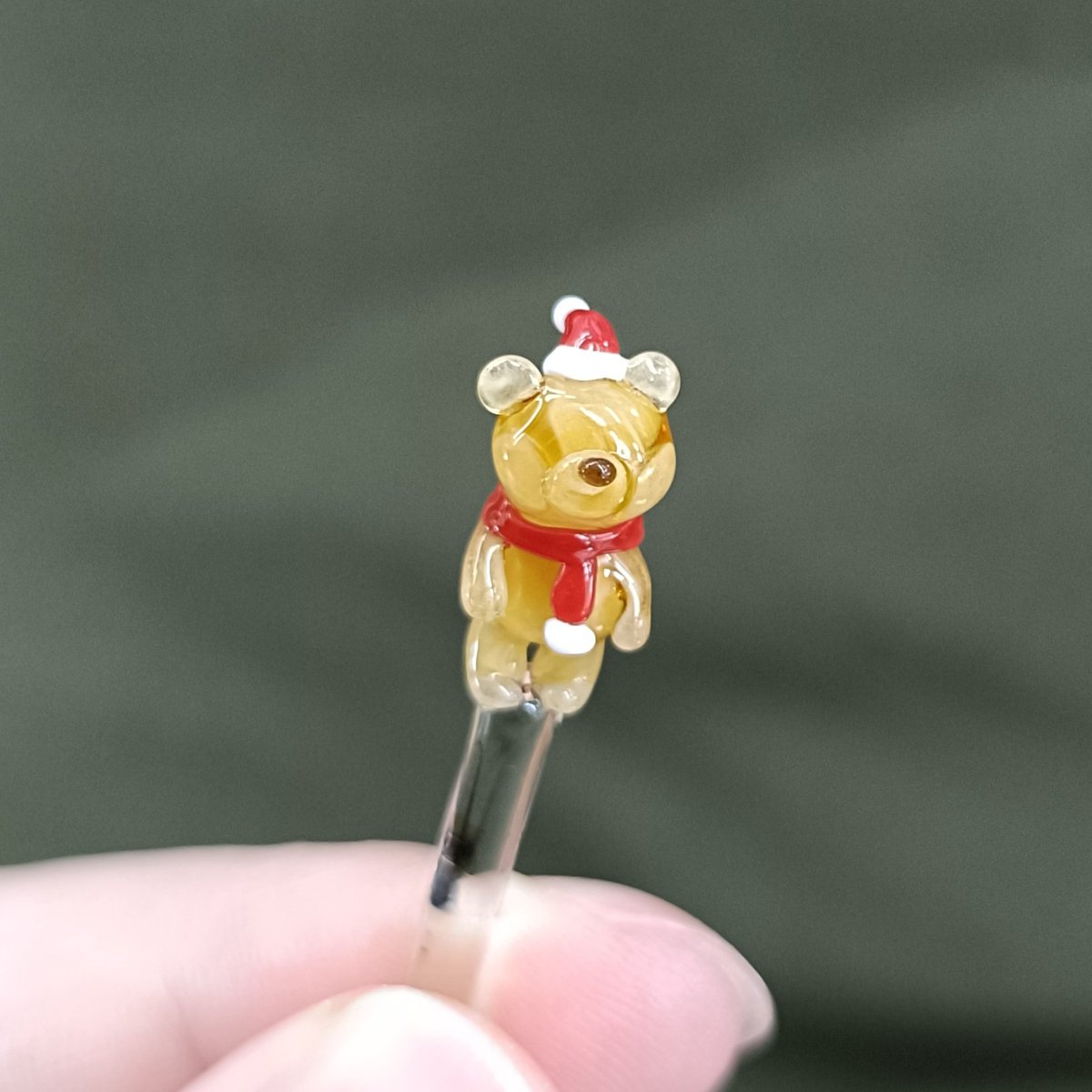 クリスマスサンタさんにも
マフラーつけてあげたよ🧣🧸
Mixing stick for shimmer inks

#宇宙遊泳クリパ
#ガラススタジオISAna
#ラメの鬼
#inkstirrer