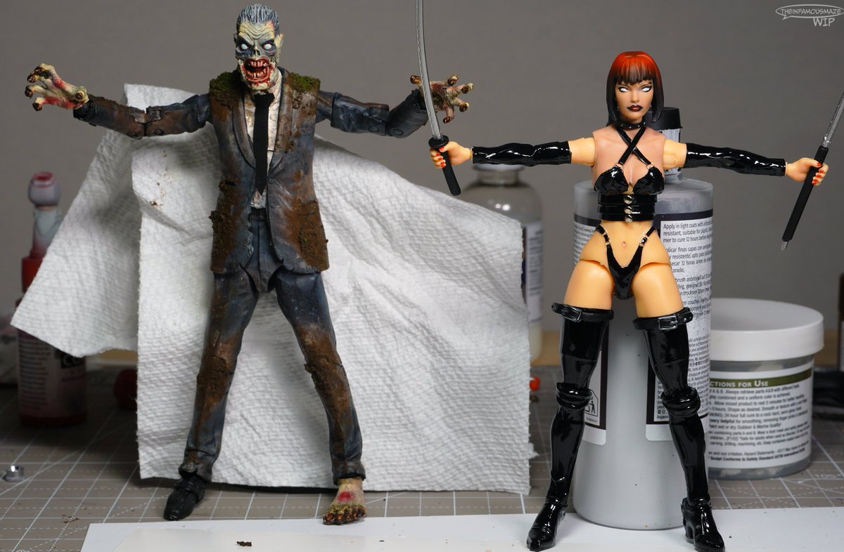 TheInfamousMaze's tweet photo. Vampires vs Zombies, who wins? #ChaosComics #CHASTITY #customfigures #customactionfigures #MarvelLegends #LooseCollector #Mezco #vampire #zombie https://t.co/LeHVoeXd1Y