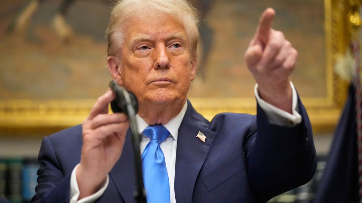 EricLDaugh's tweet image. 🚨 BREAKING: President Trump will make an ANNOUNCEMENT at 2PM tomorrow from the Roosevelt Room — following his 11AM Cabinet meeting

I wonder what it’s gonna be 👀🔥