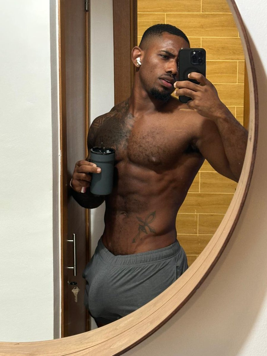 What advice would you give on a 22 yo top?🏳️‍🌈