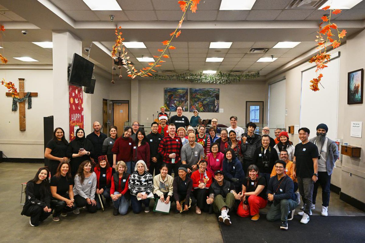 HelpPortraitVan's tweet image. Our wonderful volunteers.