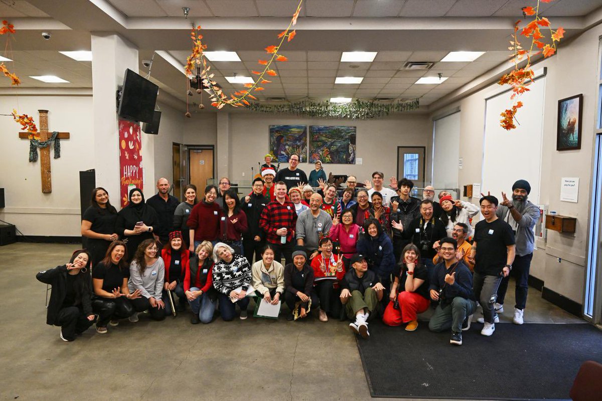 HelpPortraitVan's tweet image. Our wonderful volunteers.