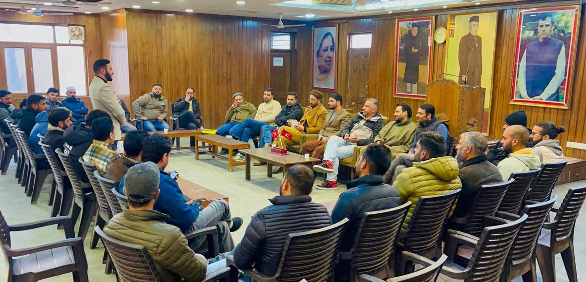ReyazRehim's tweet image. Provincial President YNC Kashmir, @Mir_Mushtaq_, presided over a provincial-level meeting of #YNC functionaries and office bearers at the party headquarters, Nawa-e-#Subha.