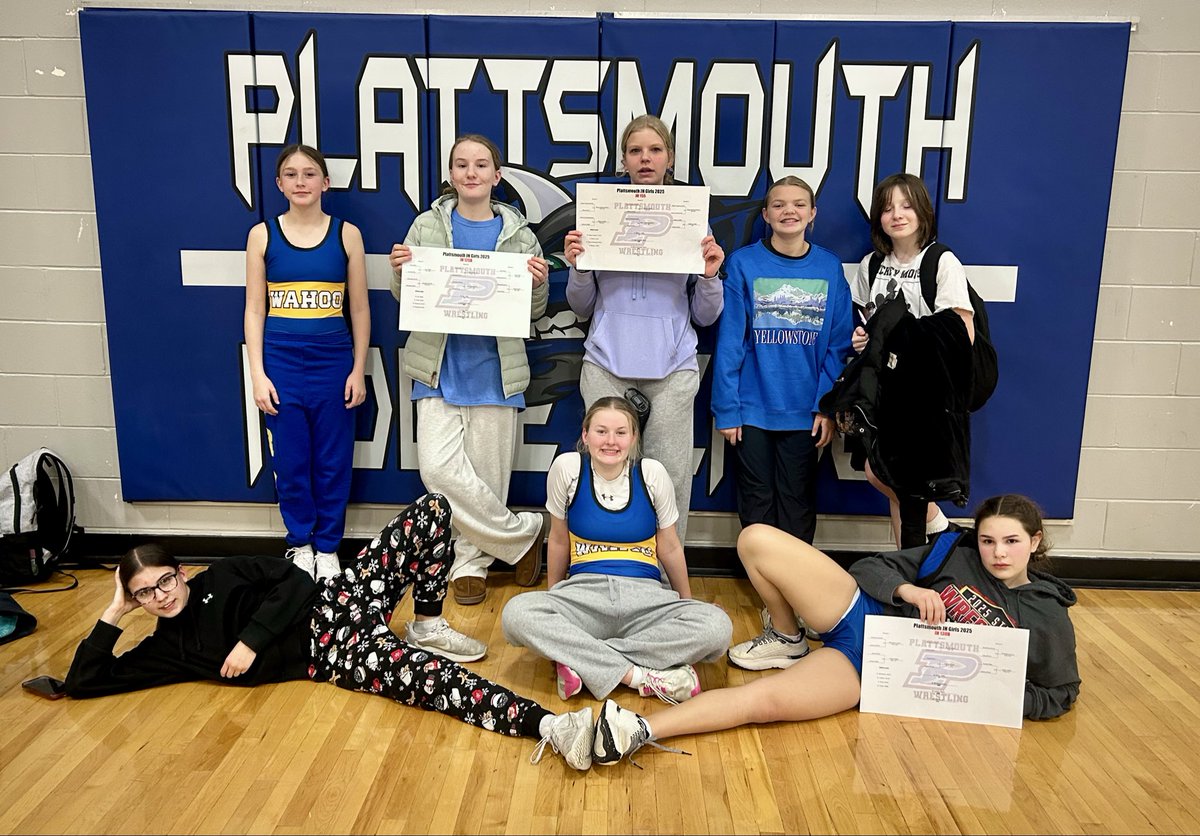 Congrats to the Wahoo MS Girls today on a great day of wrestling. Overall: 13-7

Breean - 🥇 
Regina - 🥇 
Avery - 🥇 
Hailey - 4th
Kate - 🥈 
Evelyn - 3rd
Chloe - 🥈 

#GoWahooBlue
#ExcellenceEverywhere