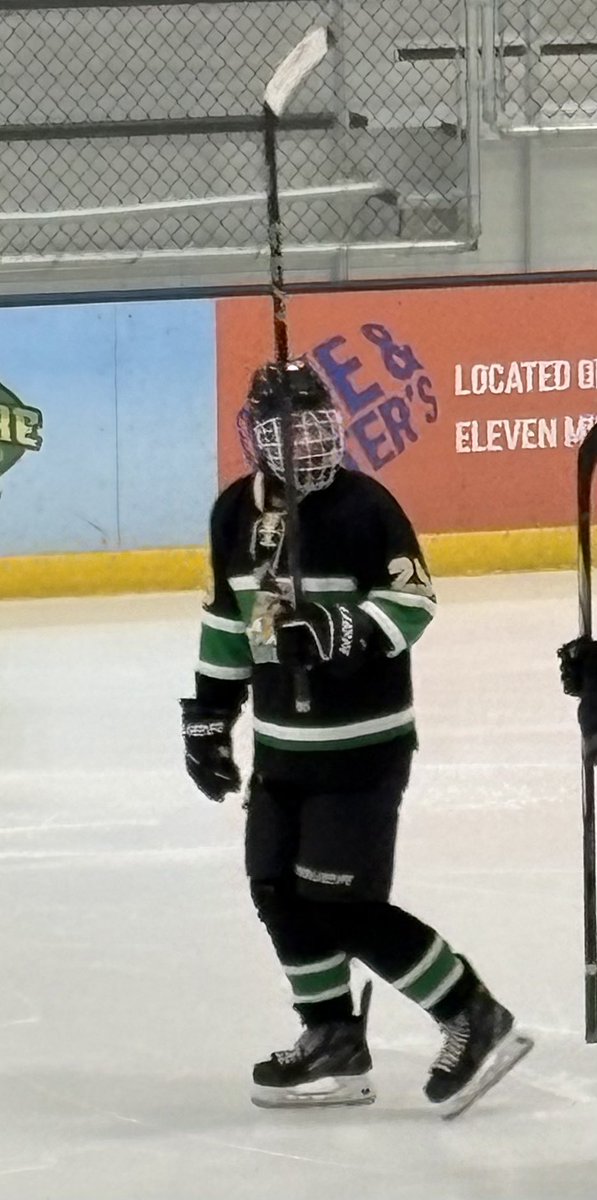 maxschmitz55's tweet photo. Different helmet, same drive!
Letโs play hockey.
#stilltraining #classof2027 #footballrecruit https://t.co/9R1H9nh9oD