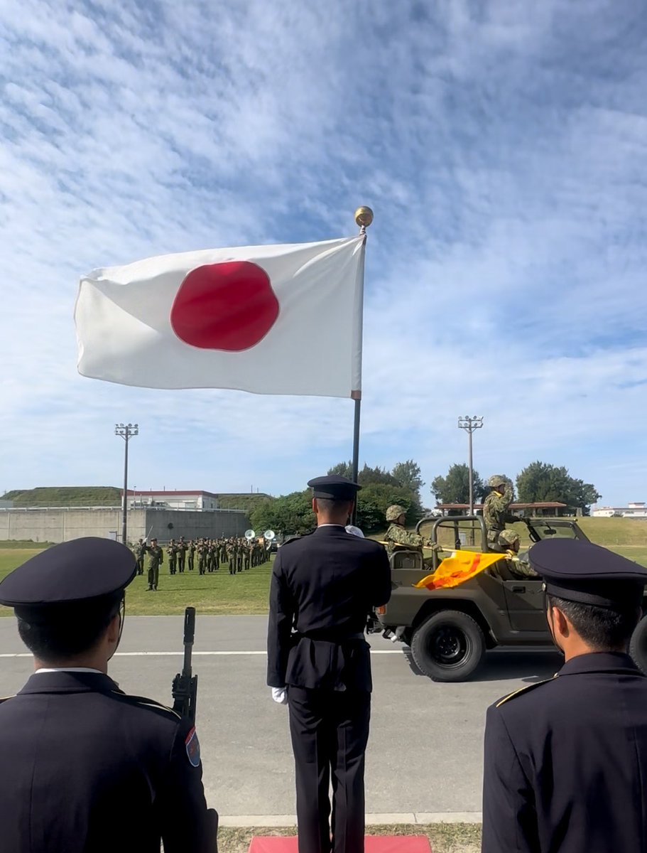 11月30日第15旅団陸自祭の記念式典におきまして、強い日差しや