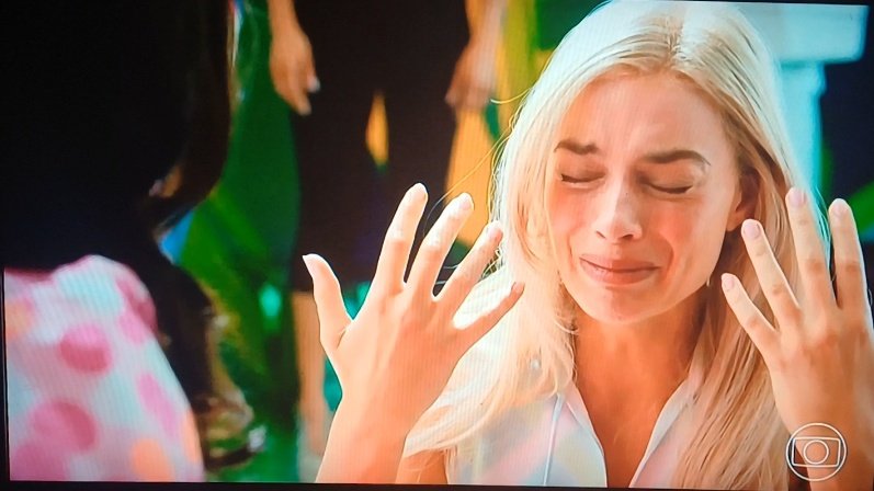 _nave_x's tweet photo. "EU NÃO SOU MAIS BONITA !!!!!!"
narradora: "aviso aos cineastas, a Margot Robbie é a atriz errada pra convencer o público disso" KKKKKKKK #Barbie #TelaQuente https://t.co/FHU7HCYSob