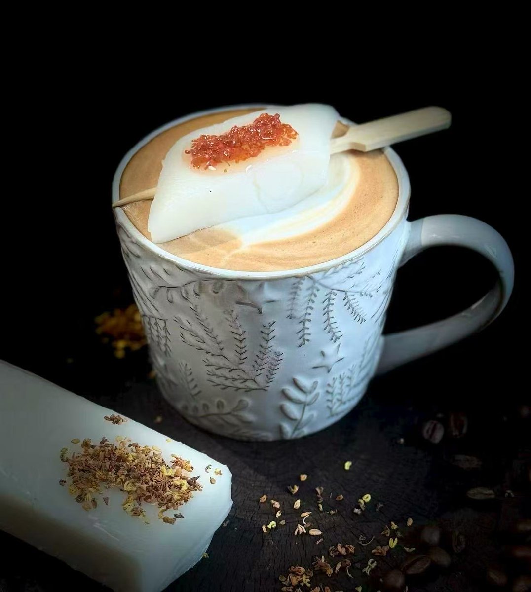 bigtcccc's tweet photo. 年糕桂花咖啡，你值得拥有。You deserve rice cake and osmanthus coffee. https://t.co/p7jQiOT6aN