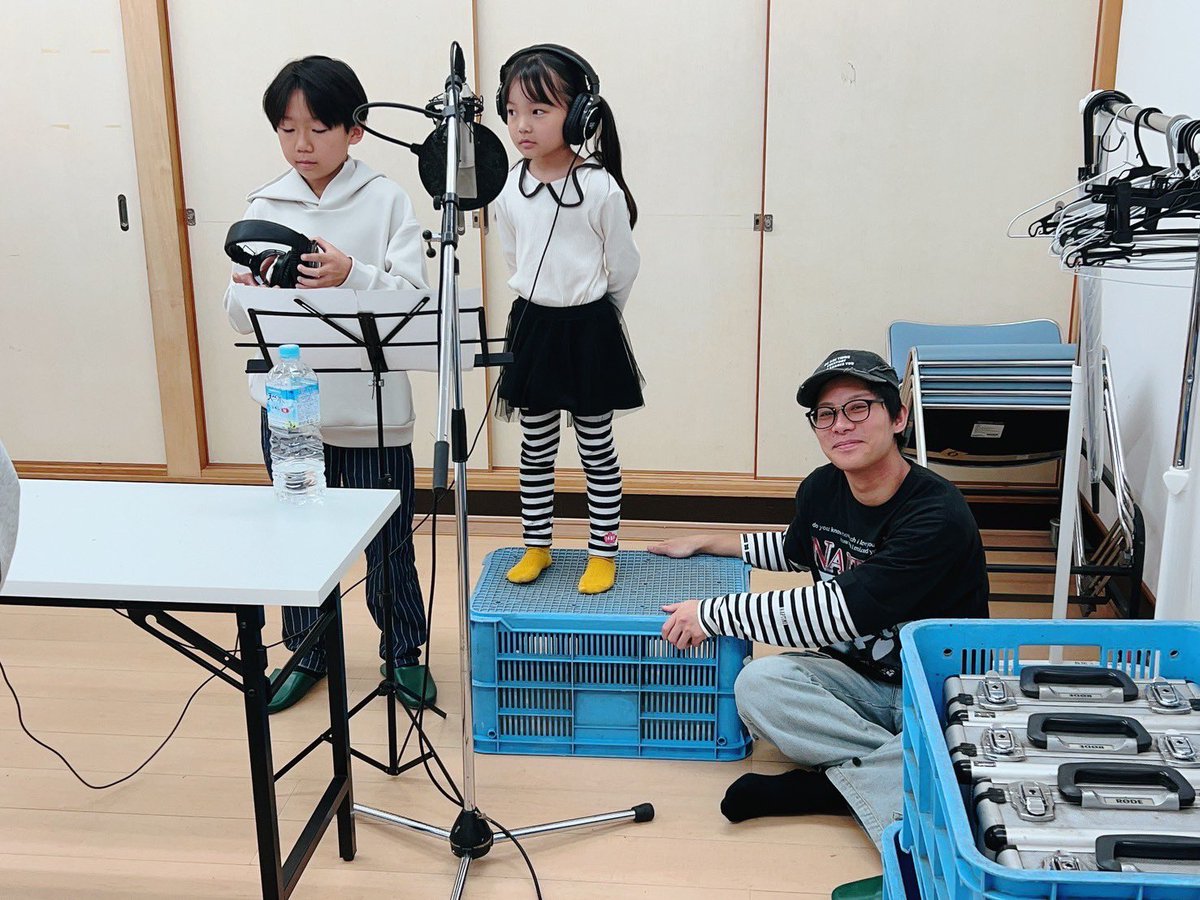 RE:MAKE vol.4『AI』見どころ⑧オリジナル曲

RE:MAKEの楽曲は、ダンスナンバーも含め、全てオリジナル曲です。
今回は全11曲！
お気に入りの一曲が見付かりますように！

予約窓口はコチラ！
x.gd/REMAKEAI

webでは完売になっている回もメールremake202002@gmail.com
までお問い合わせを！