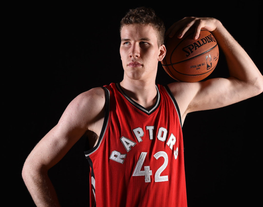 FireDFS1's tweet image. 🏀December 2nd NBA Play #1🏀 pro glass cleaner with a 80% hit rate.

Jakob Poeltl 8.5 Over Rebounds vs POR
20+ ❤️’s Likes For My Next MAX bet. 

• Blazers allow the 3rd MOST rebounds to centers this year and rank bottom-5 in defensive rebound rate
• In games vs bottom-10…