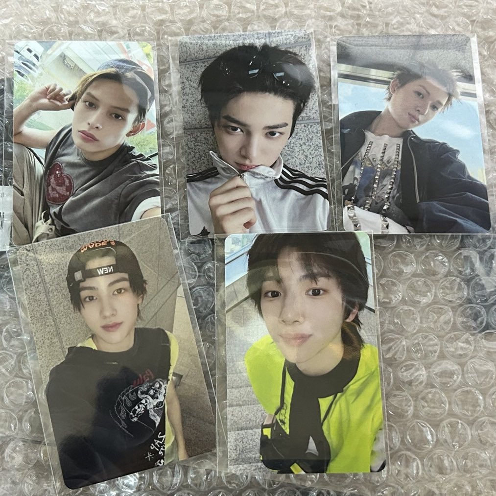 เปิดหาร | ไม่พร้อมส่ง 
special gift musicart

✓  มาร์ติน 300
✓  จูฮุน กอนโฮ 370฿
- กอนโฮขอคนรับคู่มาร์ติน -

📮ค่าส่ง 40฿ (เก็บตอนถึงไทย)
#ตลาดนัดcortis