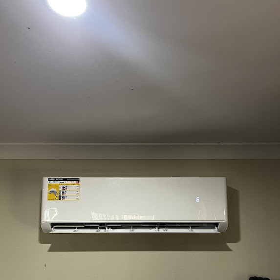 connex_electric's tweet photo. ❄️ Another split system install in Bald Hills!
Connex Electrical completed a 7kW + 2.5kW TCL setup—efficient, quiet, and perfect for year-round comfort.
Licensed, local &amp; ready to help with your next install!
#NorthBrisbane #AirconInstallation #ConnexElectrical https://t.co/ciVC2k9iJT