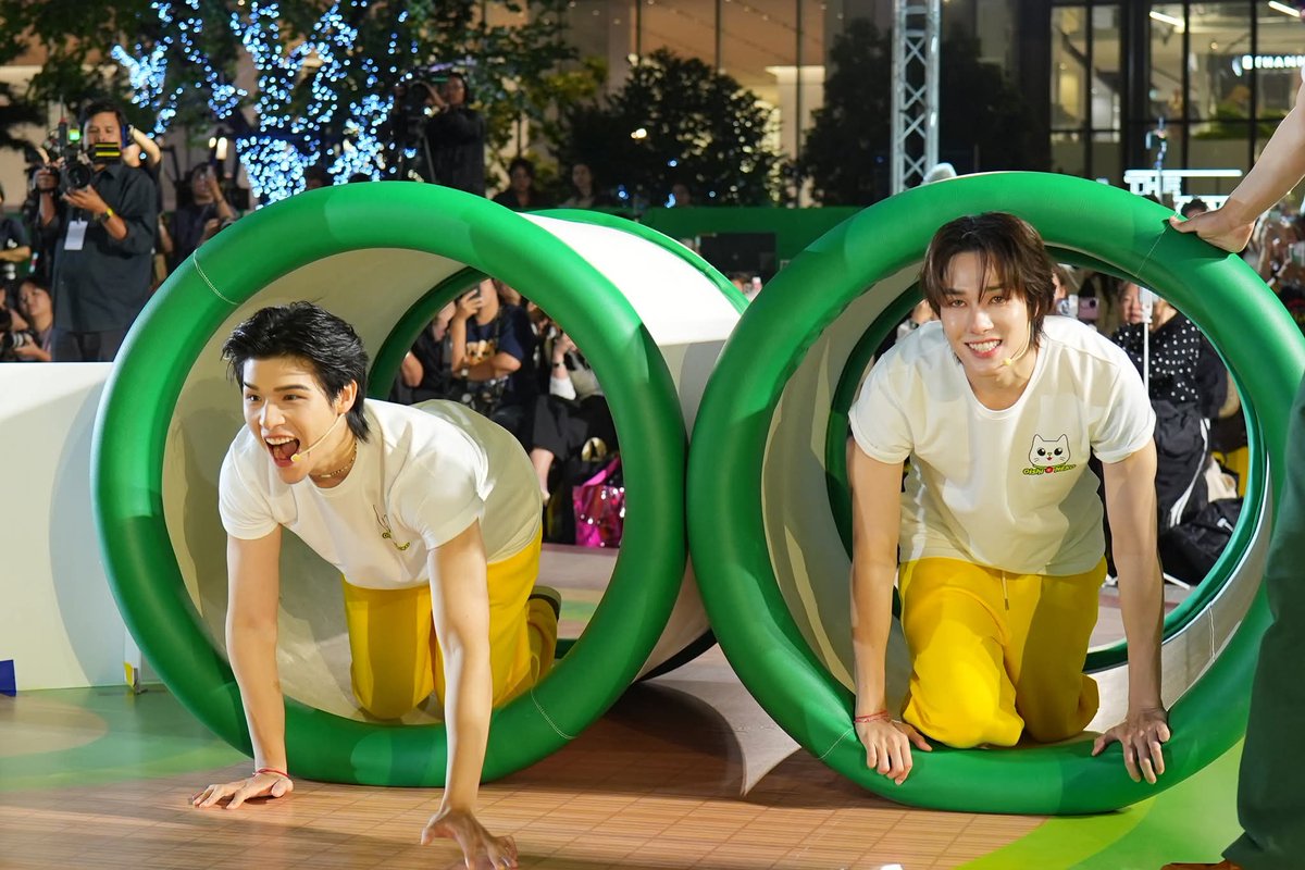 hirunkitfans's tweet image. 02.12.2025
FB : Superjeew Event

Oishi Club Village - เปิดบ้านเนโกะ เปิดแอปโออิชิClub 🐱🏡📱

#รู้สึกดีทุกTeaที่เข้าแอปโออิชิคลับ
#OishiClubxSkyNani
#OishiClub #OishiGreenTea
── #hirunkit_ @Hirunkit_ 

เมื่อ Oishi Club จะเปิดบ้านความธรรมดาไม่ใช่คำตอบ!…