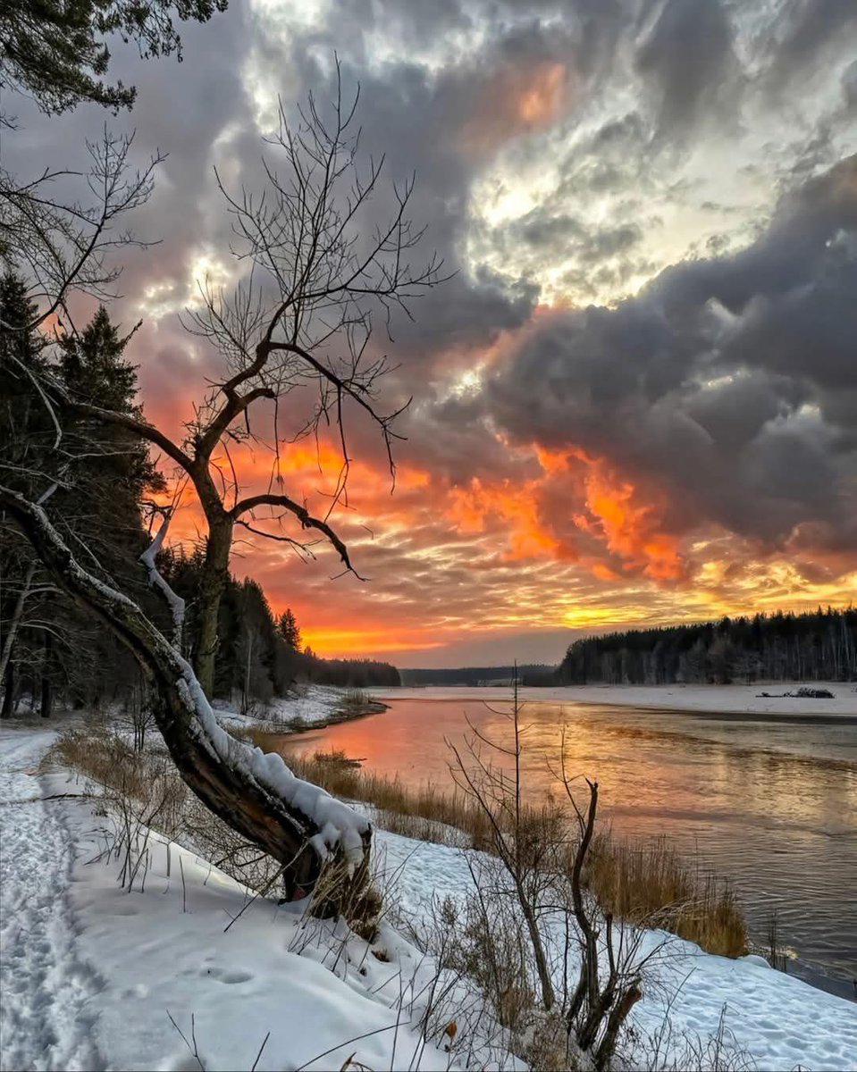 Amazing December sunset 

#sunset