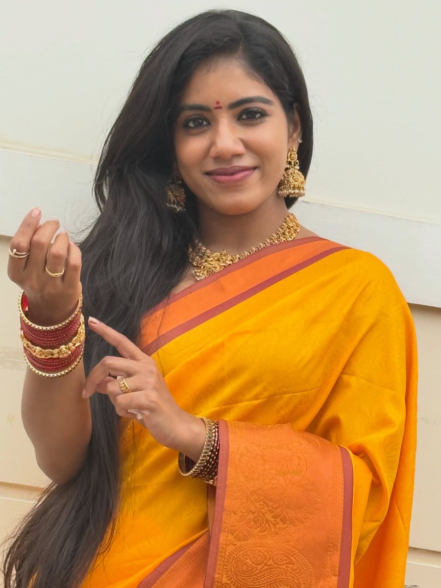 Weekendvibes_'s tweet image. Preetha Suresh 💛🥰

#Preetha #PreethaSuresh