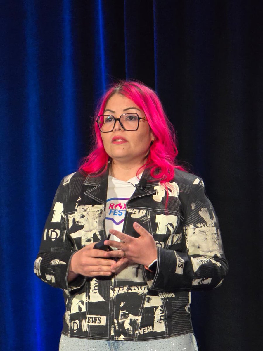 RoxsRoss's tweet photo. Dar una charla completa en inglés en #AWSreInvent fue un desafío enorme…
Pero lo difícil también se conquista.
Paso a paso, práctica, ayuda y mucho fuego. 🔥💥
Hoy confirmé que sí se puede.
@awscloud
#RoxsOnFire #DevOpsCommunity https://t.co/penf5DWOh7