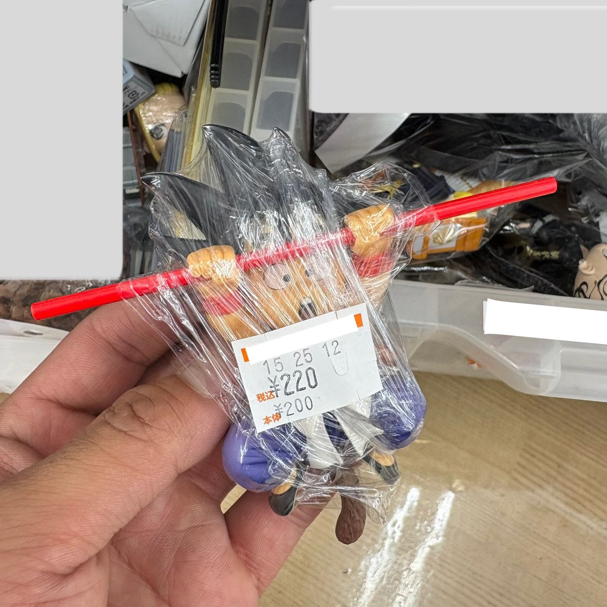 実はですねぇ… 掘り出し、台座欠品220円フィギュアはこれだけでは