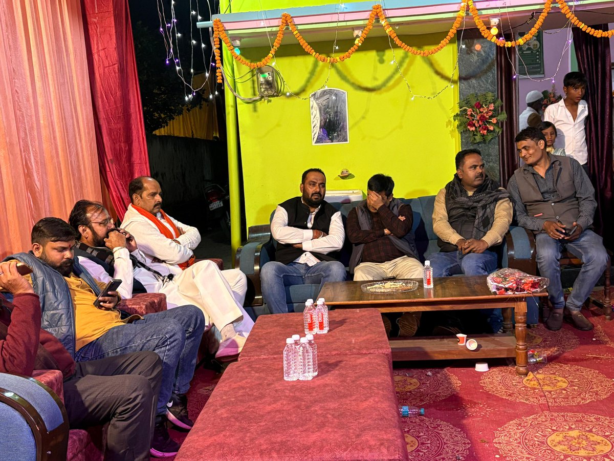 ManmohanKajubjp's tweet image. देर रात्रि बस्ती सदर विधानसभा में अपने  विभिन्न शुभचिंतकों के यहां आयोजित मांगलिक कार्यक्रम में सम्मिलित होकर शुभकामना दिया।