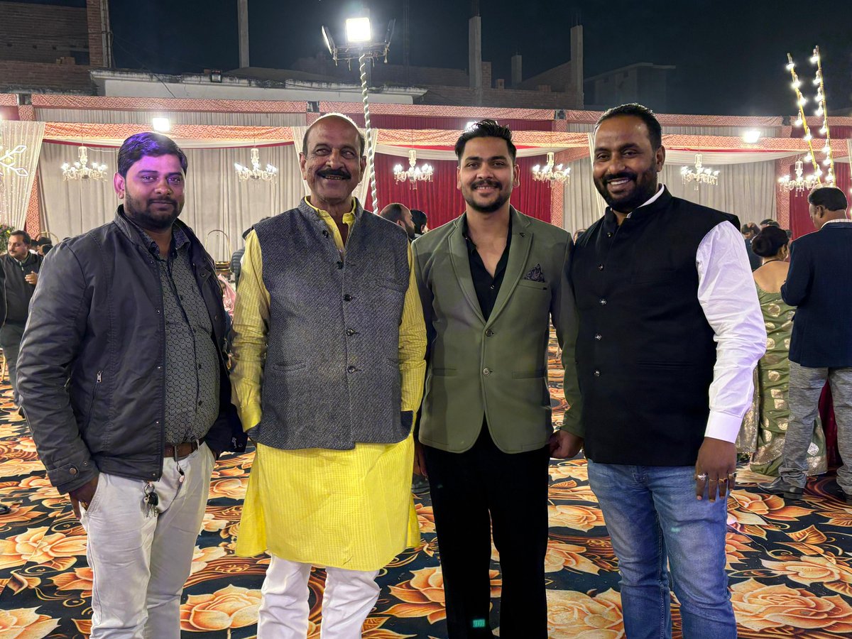 ManmohanKajubjp's tweet image. देर रात्रि बस्ती सदर विधानसभा में अपने  विभिन्न शुभचिंतकों के यहां आयोजित मांगलिक कार्यक्रम में सम्मिलित होकर शुभकामना दिया।