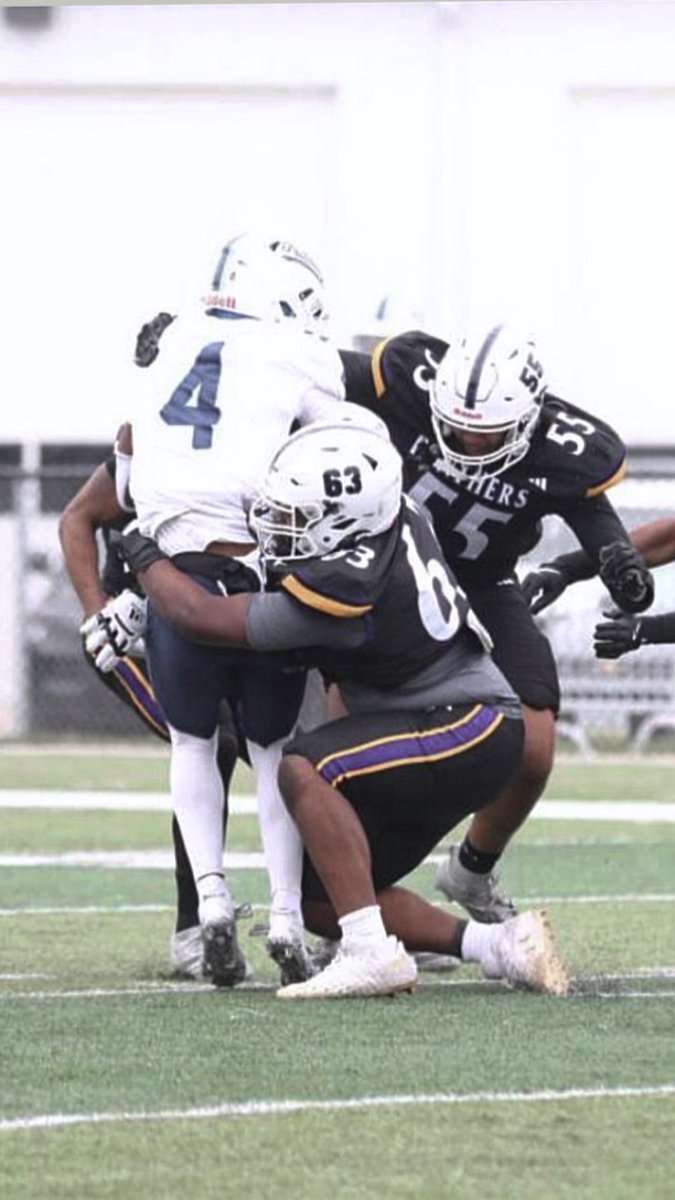 iamraesta's tweet image. Christian Davis (EDGE) and Josh Davis (NT) — two brothers dominating the Ellsworth CC D-Line with real production on the same side of the ball. 💪
Coaches — both are gaining D1 interest right now. P5 and FCS programs are checking in. 📈 DMs are open. @Christi64941059 @JOSHD_55