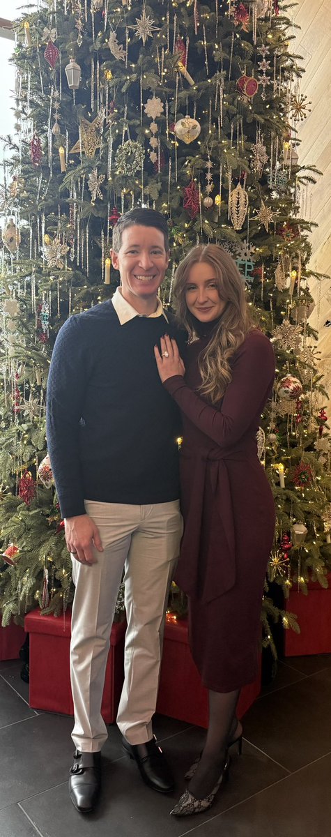 ZachMark12's tweet photo. Lots going on lately, Amanda said yes!! 💍 Life is good ❤️ https://t.co/yTzaEr1s1I