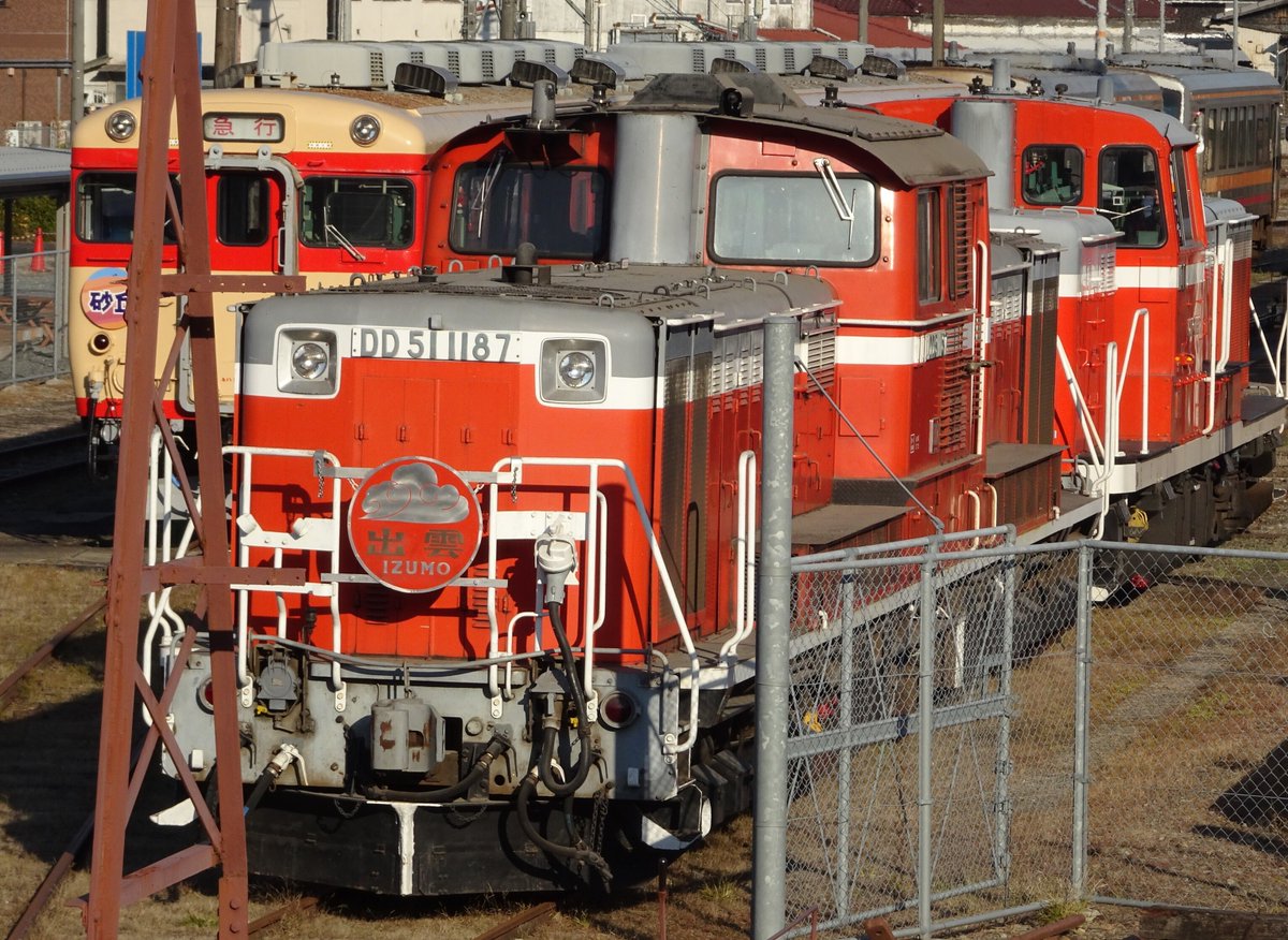 12月は扇形イルミネーションじゃ／ 11月の津山まなびの鉄道館転車台