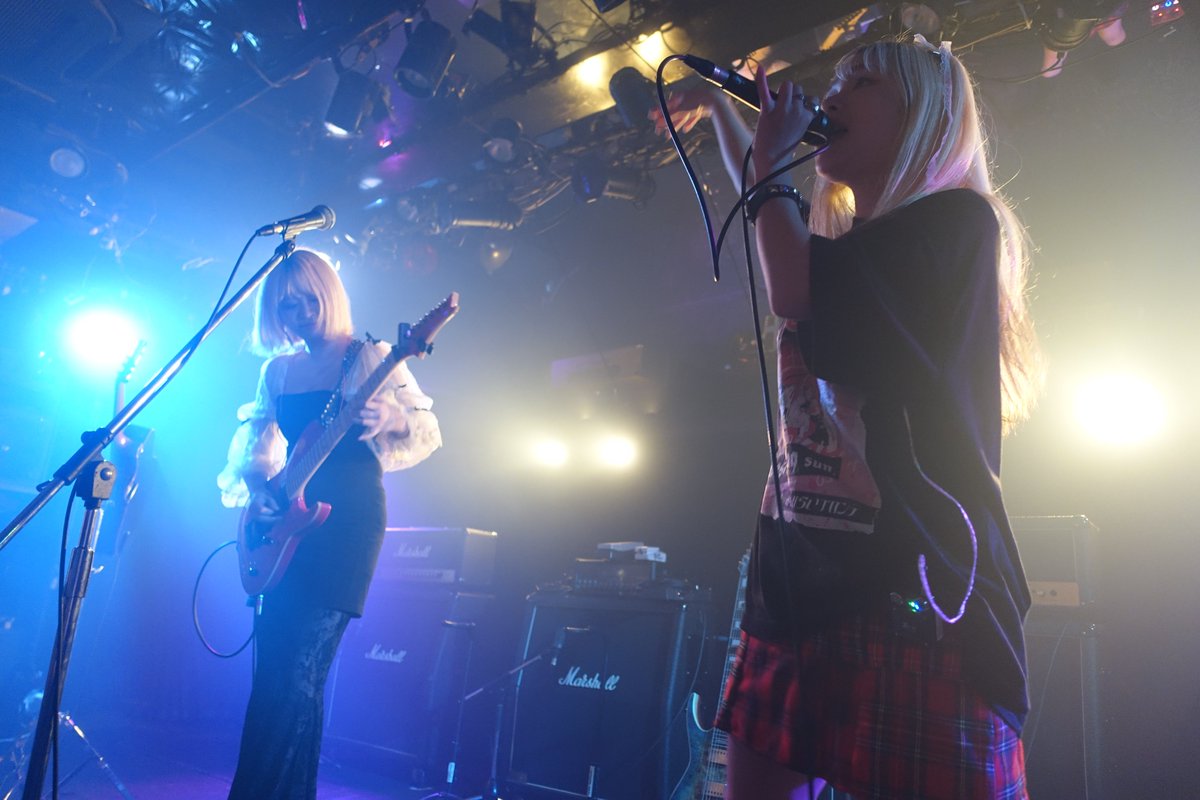 Ampstage192313's tweet photo. Dreamtone。
あれはライブじゃなくて、夢が現実になった瞬間でした。
4人のギタリストの音が重なったあの夜、
ステージも客席も本気でひとつになってくれた。

来てくれた皆さん、出演してくれた皆さん、
本当にありがとう。
この瞬間、一生忘れない。
Dreamtone はここから続いていく。

@Madaseka @eitahime @Gina_Bubby @miomasui @g_YUI_YUI_YUI 
#まだ見たことのないセカイ
#Mellows
#CYNTIA