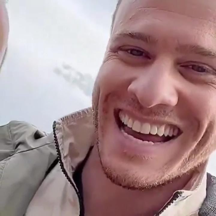 Happy Tuesday‼️
✨️Don't be afraid of new beginnings... new people, new places, new challenges, and different energy are coming.
Embrace the new opportunities life gives you.✨️

<a href="/KeremBursin/">Kerem Bürsin (Mavi Tik ;)</a> 
#KeremBürsin