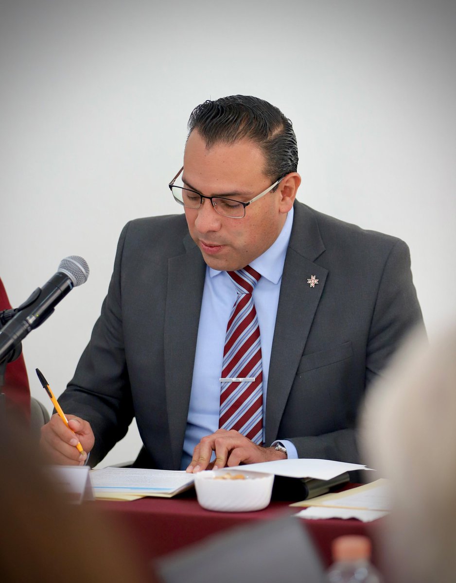 difhgo's tweet image. El titular del Sistema DIF Hidalgo, Ricardo Alvizo, encabezó la 16.ª sesión extraordinaria de la Junta de Gobierno, donde se presentaron las adecuaciones presupuestales que fortalecen los programas en beneficio de las familias hidalguenses. 📊🙌🏻✨

#EsPorTi