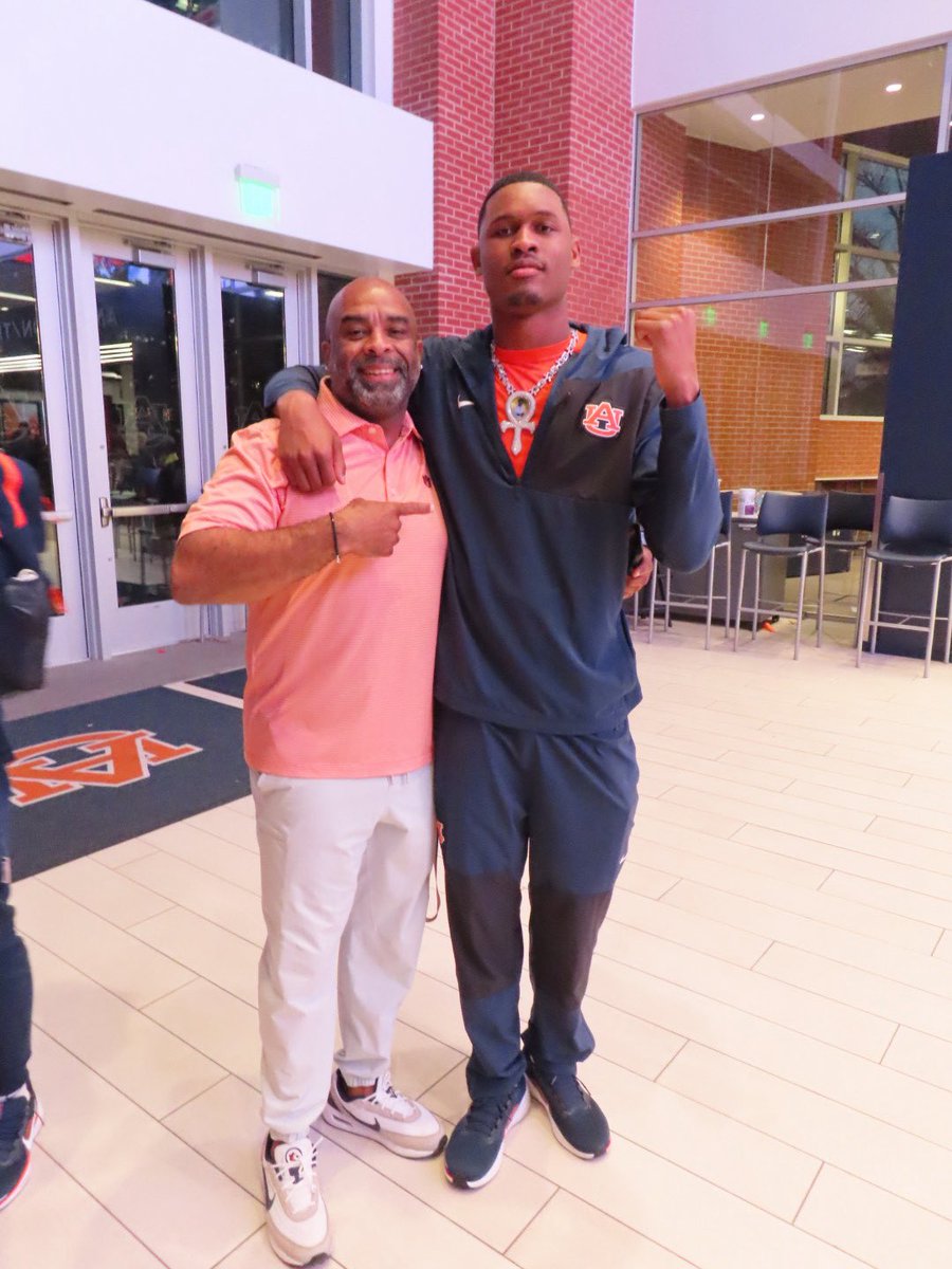 Deuce Knight tweet media