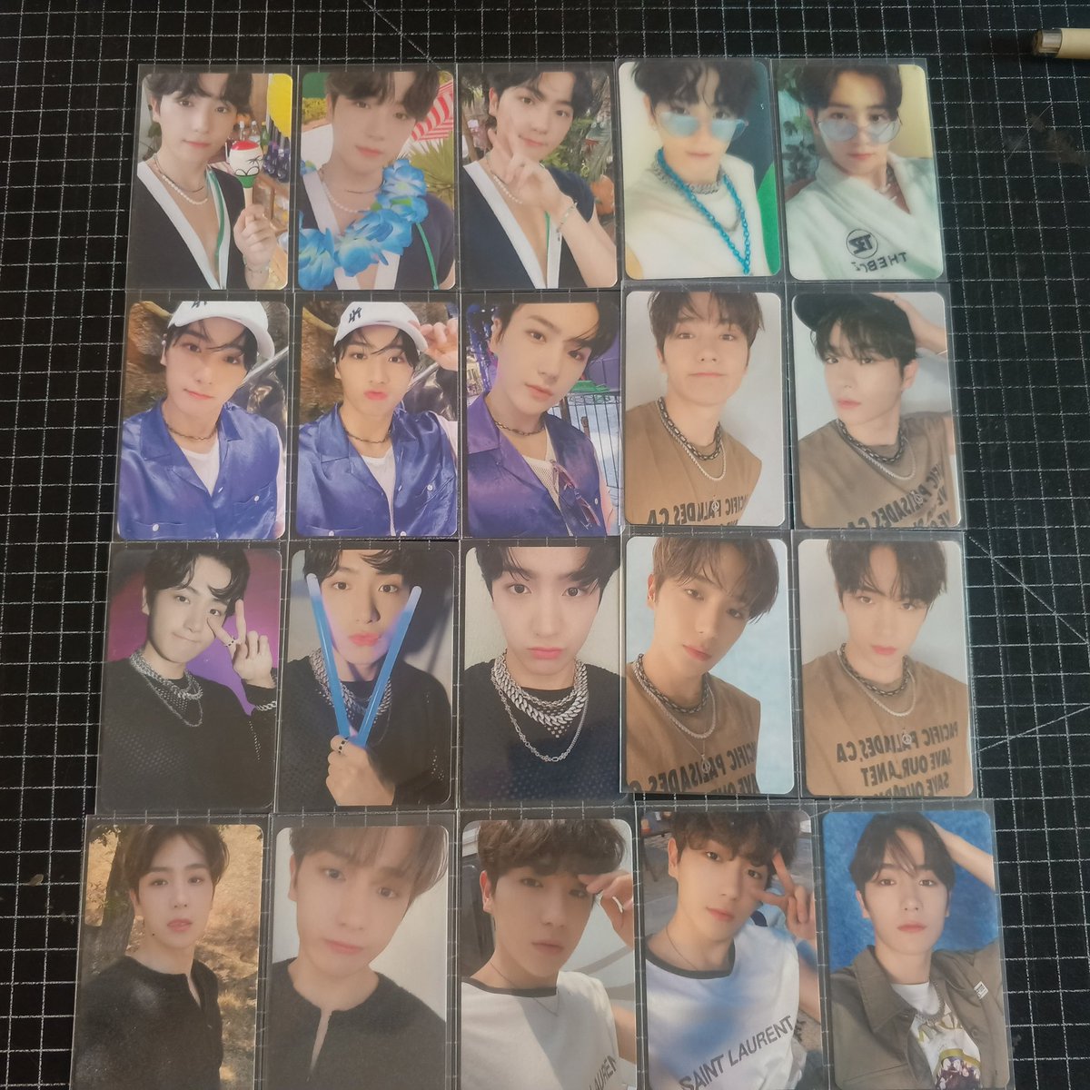 { wts lfb ph }

The Boyz HYUNJAE photocards 
- 3200 set (60 Photocards)
- onhand, x to sensitive
- Can ship to diff. address 
💚 DOP: 10 days with 50% DP

💚 Reply or dm to claim

t. tbz pc sangyeon jacob younghoon hyunjae juyeon kevin new chanhee changmin q haknyeon sunwoo eric