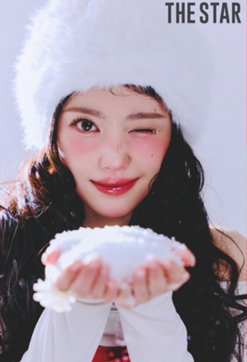 why is xiaoting serving heart attack chuu in this pic