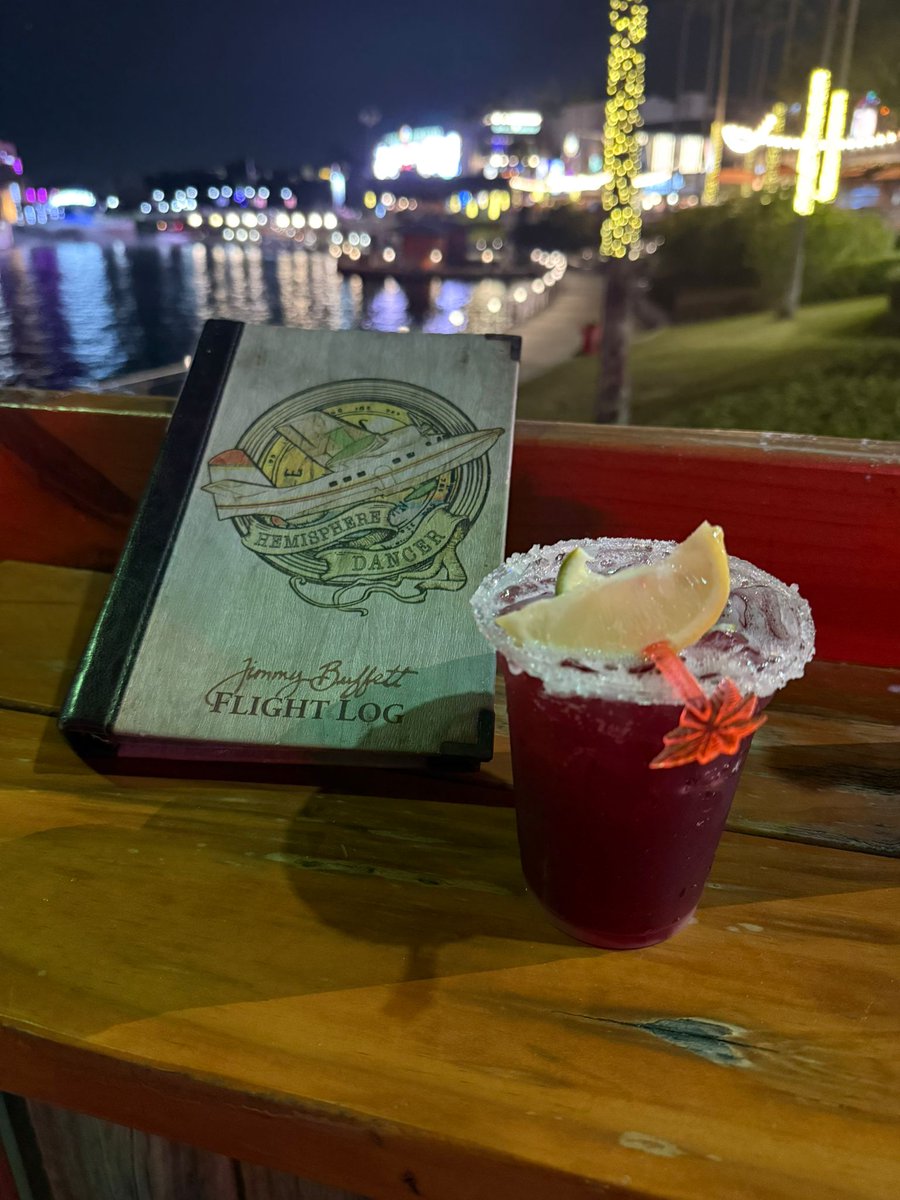 JClare85's tweet photo. Day 11 More Universal fun. Dinner at Panda Express then Margaritas at Jimmy Buffet's https://t.co/o69ugosCd5