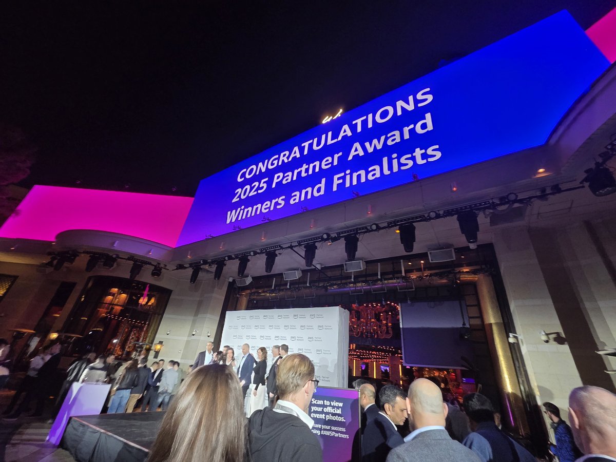 goocarlos's tweet image. 📍 Las Vegas, AWS re:Invent
​I am truly honored to receive the Social Impact Partner of the Year award on behalf of Dify tonight. 🏆
​For an open-source platform, &quot;Social Impact&quot; is the highest form of recognition. It validates our core mission: to democratize LLM application…