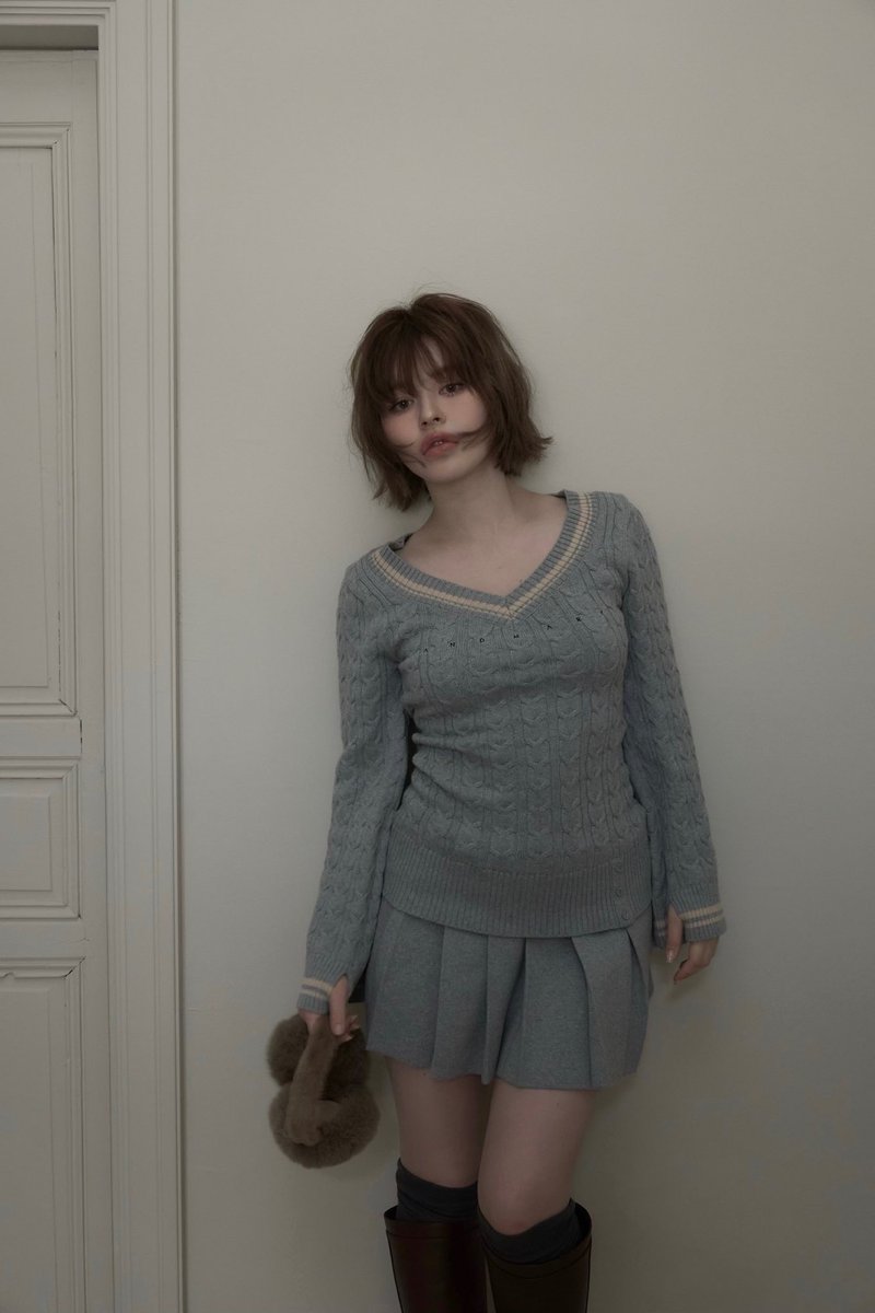 Yuhua school knit set up color gray/black ¥18700-tax in トップスと