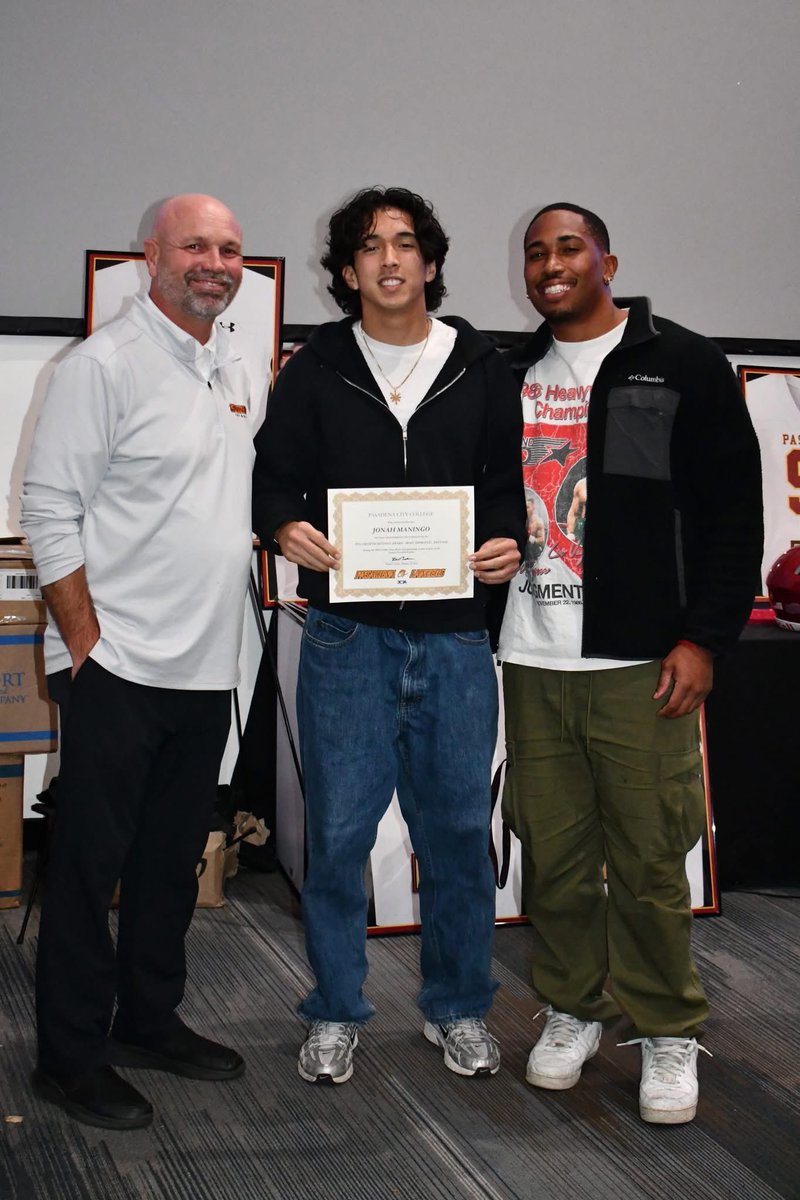 Thankful for being voted “Defense Most Improved.” Blessed to be apart of this program 
 <a href="/RobertTuckerPCC/">Robert Tucker</a> <a href="/CoachMike_21/">Coach Mike Sanchez</a> <a href="/PCCAthletics/">PCC Athletics</a>