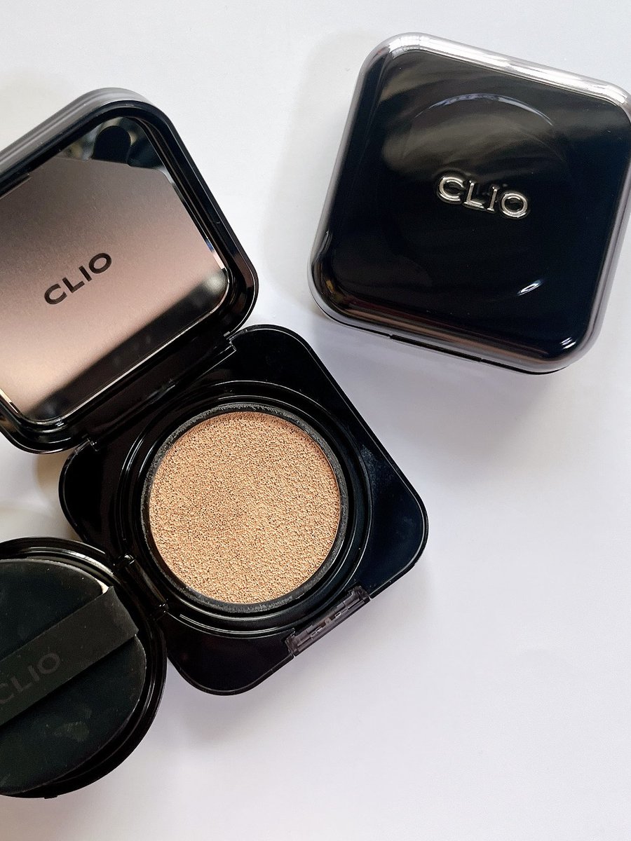 hoshiicosme's tweet image. 使うたびにやっぱり綺麗だな〜！と再確認するCLIOのクッションファンデ🪄新作のキルカバー ファンウェアクッションは色むらや毛穴をカバーしつつ、厚塗り感が出ないナチュラル仕上がり。保湿成分配合でしっとりしてるのも今の季節嬉しい🫶🏻 #PR #CLIO
#オールデイカバークッション #韓国コスメ