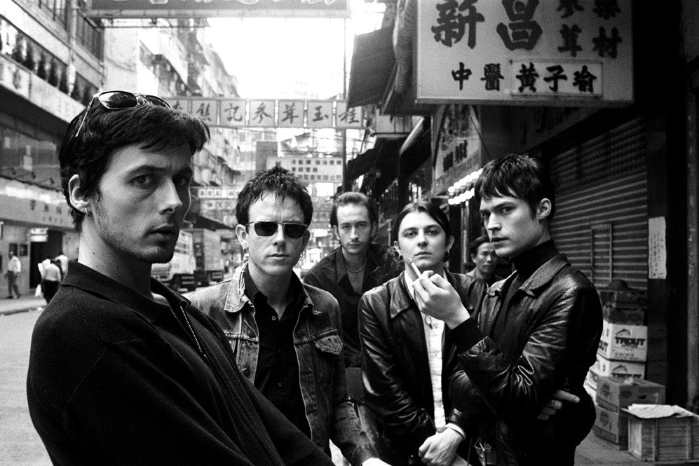 heocommehq's tweet photo. I got Suede on my vinyl 
(브렛앤더슨 맷오스먼 사이먼길버트 리처드오크스 닐코들링 그래 맞아 우리는 스웨이드야) https://t.co/QyPIldZvTl