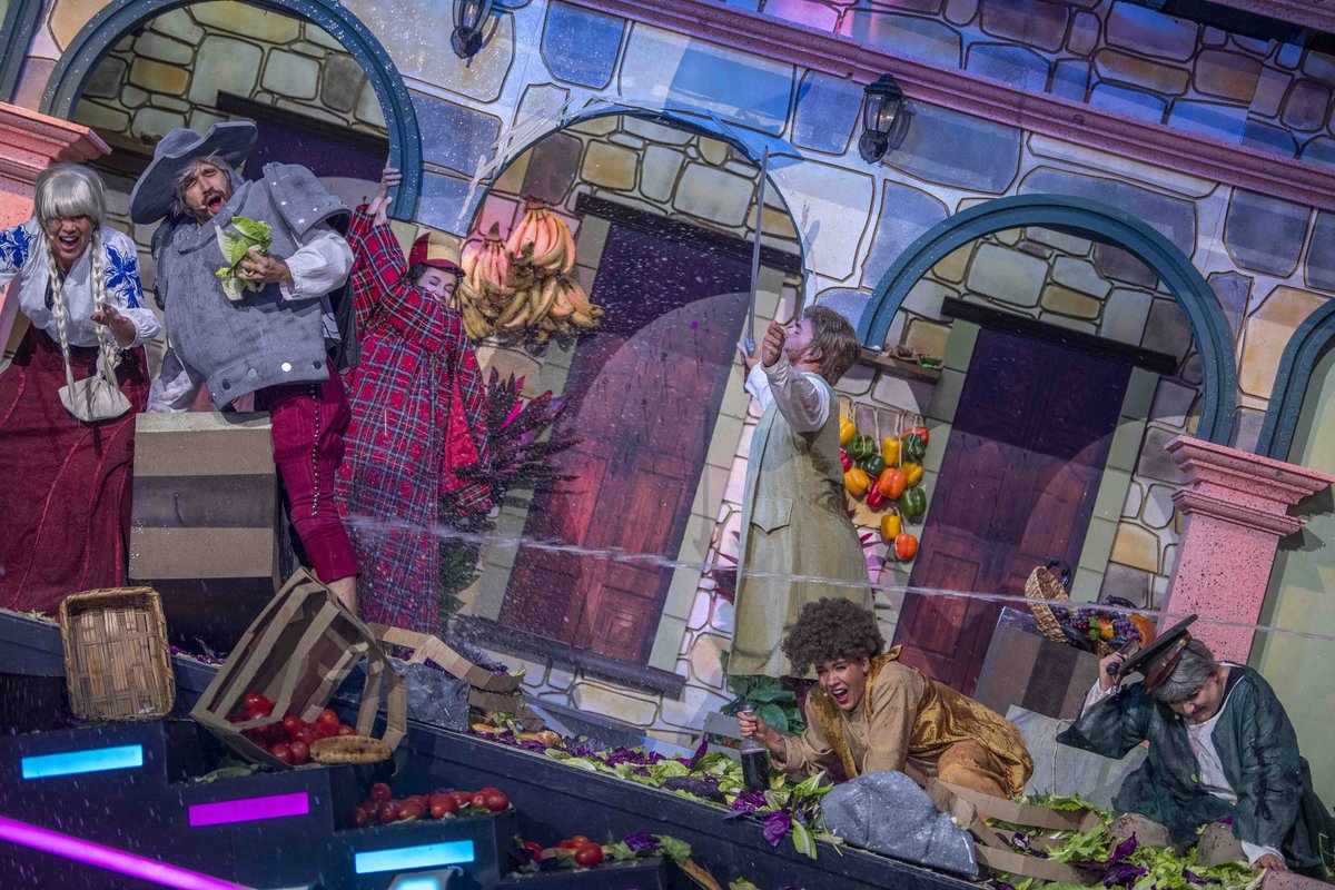 El Escenario Inclinado hoy se convierte en La Mancha ¿Podrán nuestros personajes con la pendiente sin caer de bruces? #AndoDevorando con este idealismo.