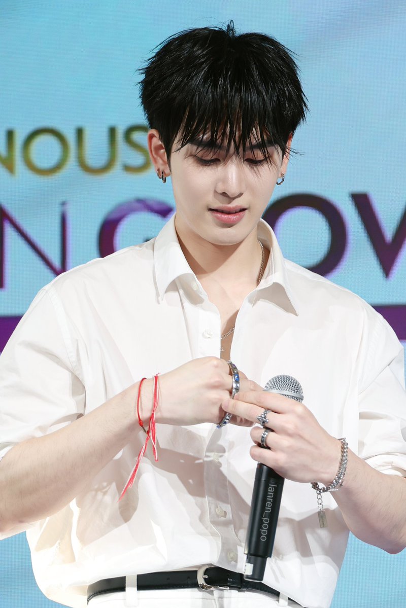 ตั้งแต่รู้จักจนรักหมดใจ "ศลปคนโปรด"

"ขอบคุณที่เข้ามาเป็นสิ่งดีๆในชีวิตมี๊นา
ขอบคุณที่เกิดมาให้รักได้มากขนาดนี้"

ขอให้มีคนรัก คนซัพพอร์ต ถูกค้นพบอีกเยอะๆเลย ขอให้แสงที่ส่องถึงสว่างแบบนี้ตลอดไป รักนะคับคนเก่ง

<a href="/Ppsanta/">Santapp</a> #Santapp