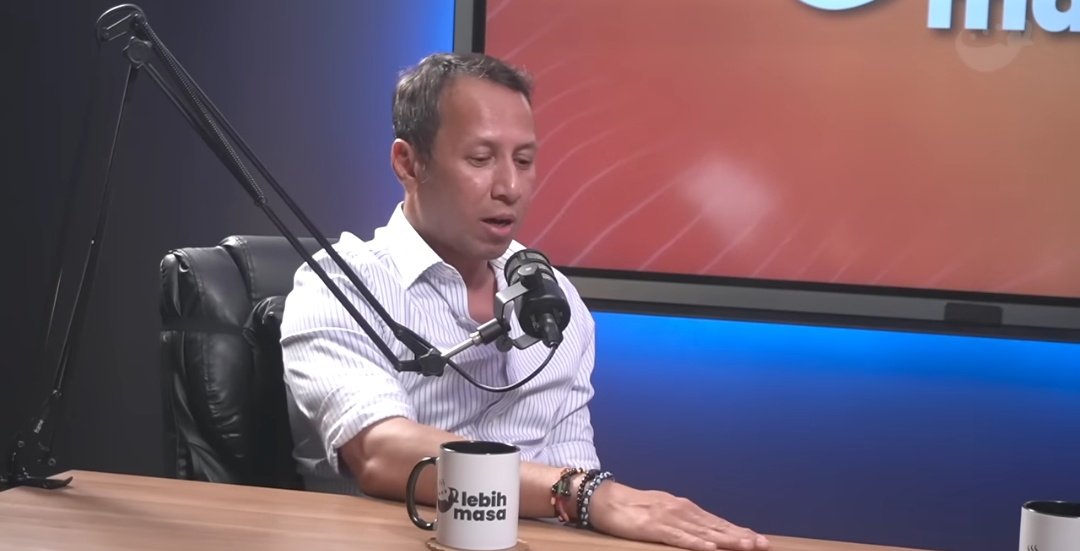 MALAYSIA SEDANG LEBARKAN JURANG KAYA DAN MISKIN

Pakar Ekonomi, Dr Muhammad Abdul Khalid memaklumkan dalam Podcast Lebih Masa bahawa Dasar Negara ketika ini tidak membantu mengurangkan Jurang Kaya dan Miskin malahan menambahkan lagi jurang 

Sebagai Contoh. Beliau membantah