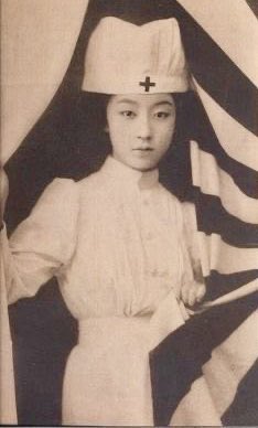 Japanese nurse in 1905