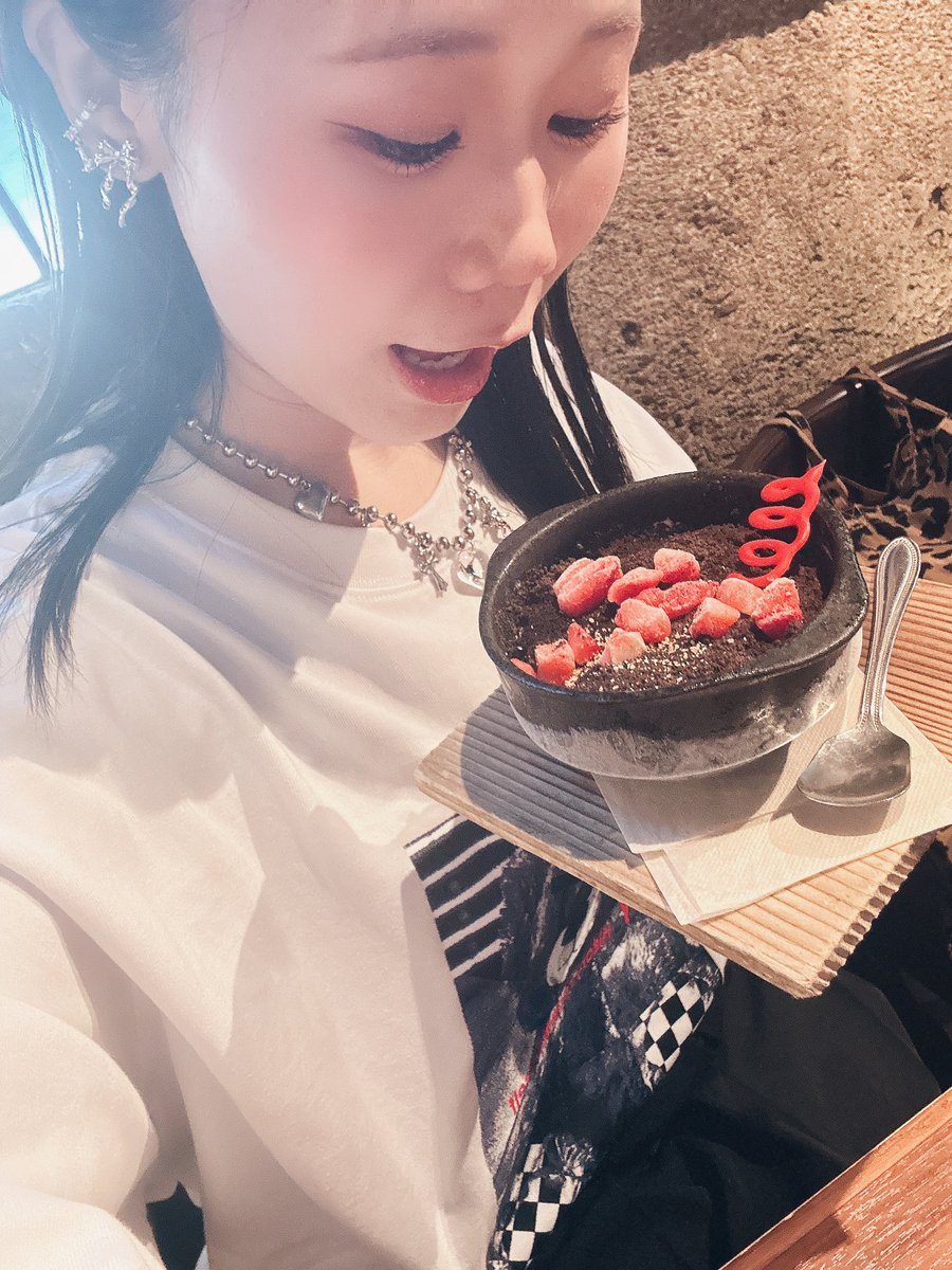 koya_hina1102's tweet image. 12月〜❤️💚🤍
寒くなってきたからみなさん暖かいもの飲んで食べてぬくぬくしてね〜🧚‍♀️
怪獣酒場で推しのメニュー食らう女めちゃくちゃ可愛いよね??ね???