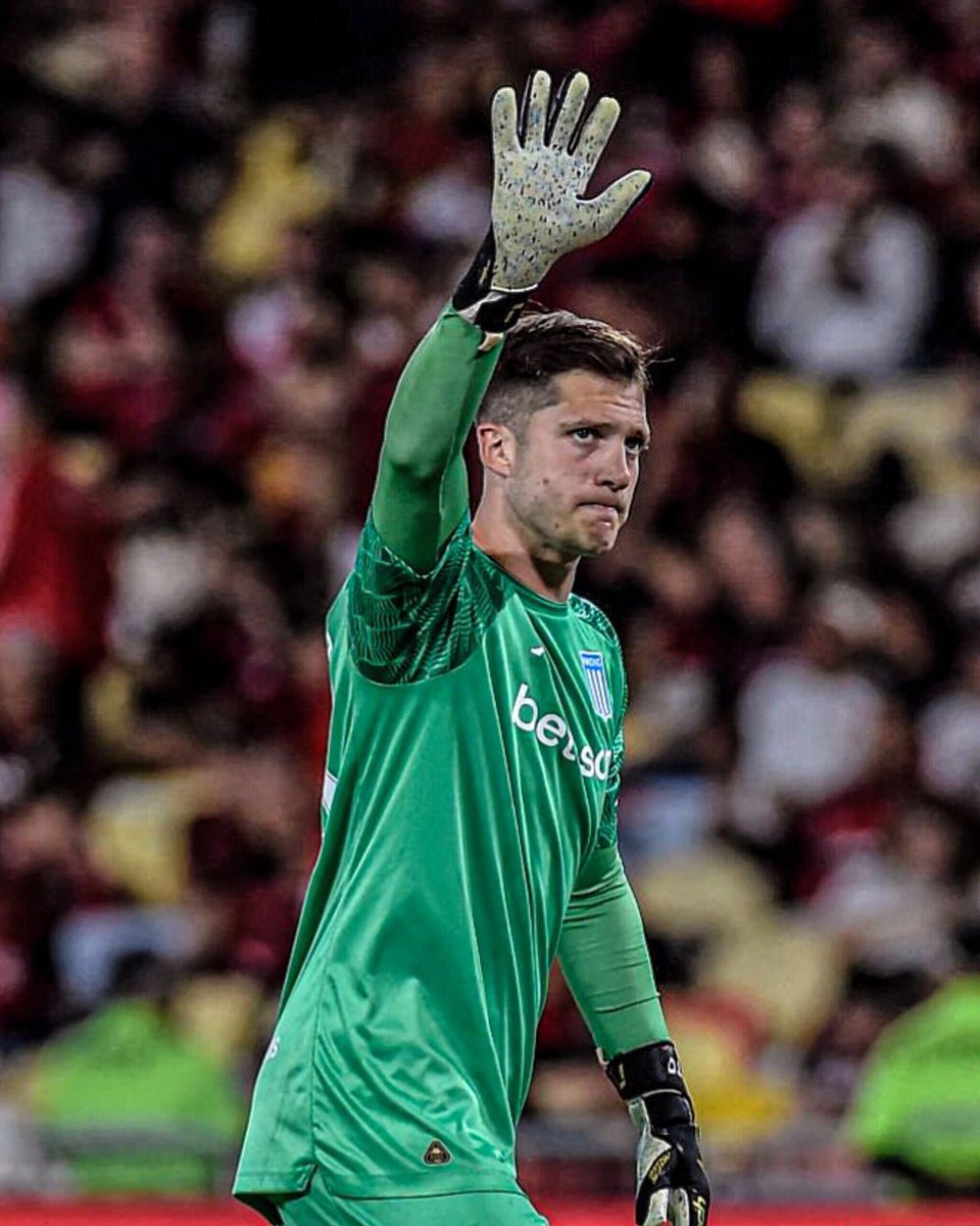 MRojacing's tweet image. Los huevos de este muchacho, que arquero tiene Racing. FACUNDO CAMBESES.