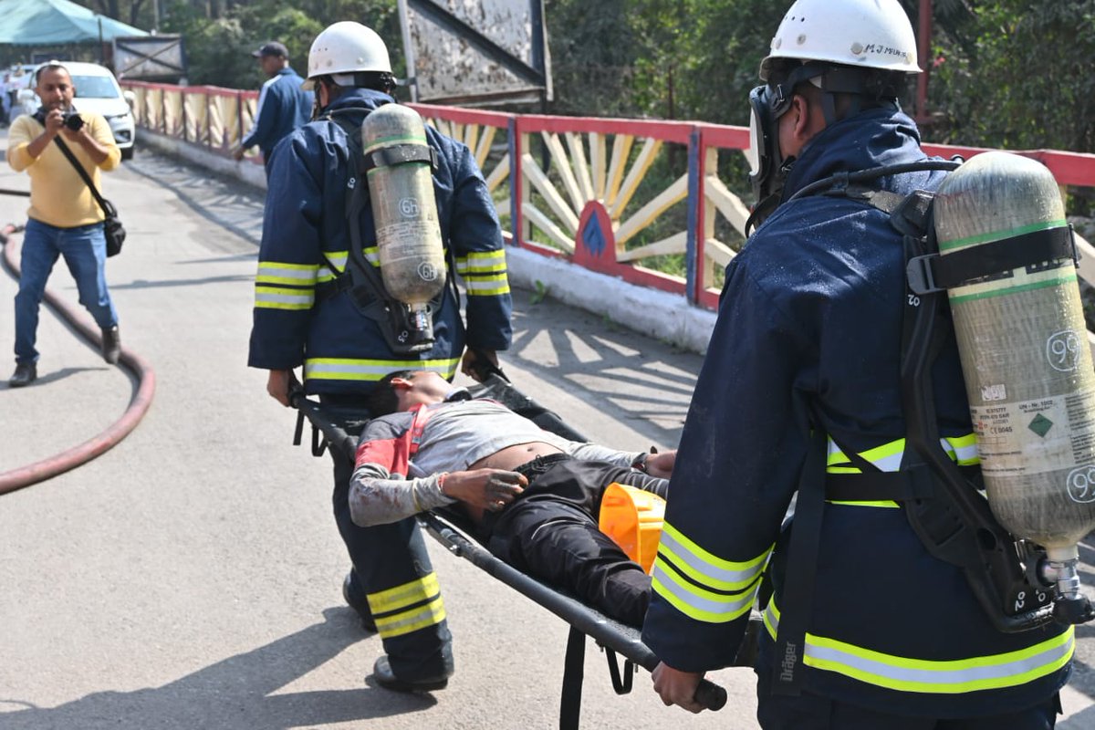 CISFHQrs's tweet image. CISF Leads Multi-Agency Mock Exercise on Gas Leakage at CISF Unit, BSL Bokaro

A high-intensity #MockDrill was conducted at CISF Unit BSL, #Bokaro to assess emergency #preparedness, sharpen response capabilities and enhance #coordination among all stakeholders during an…